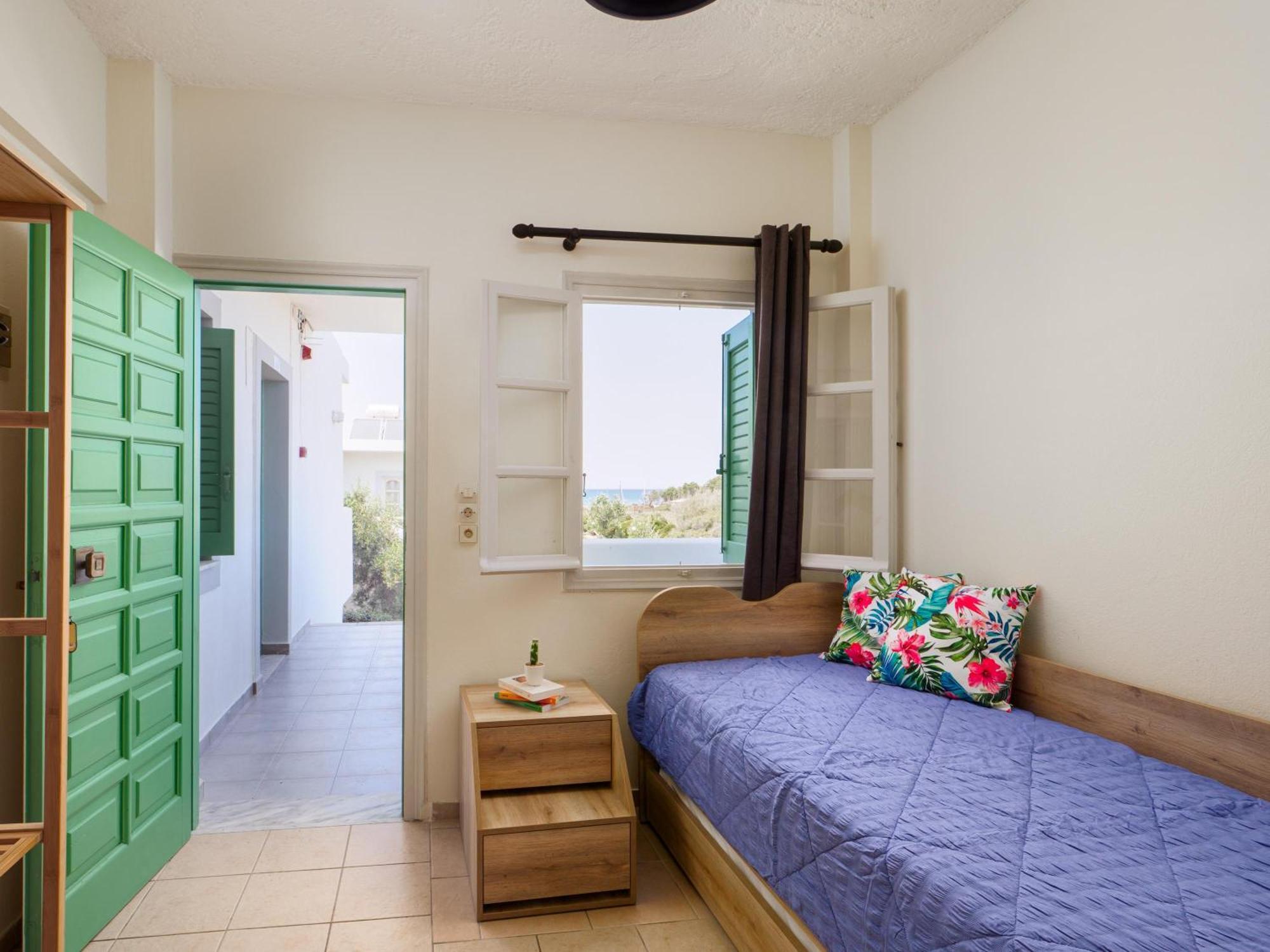 Divina Seaside Apartments By Estia Goúvai Ngoại thất bức ảnh